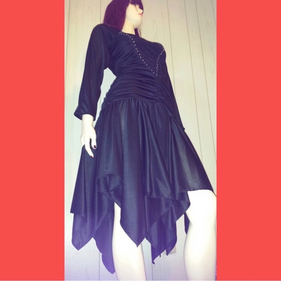 🌸VINTAGE DRESSES🌸 - Picture 16 of 16